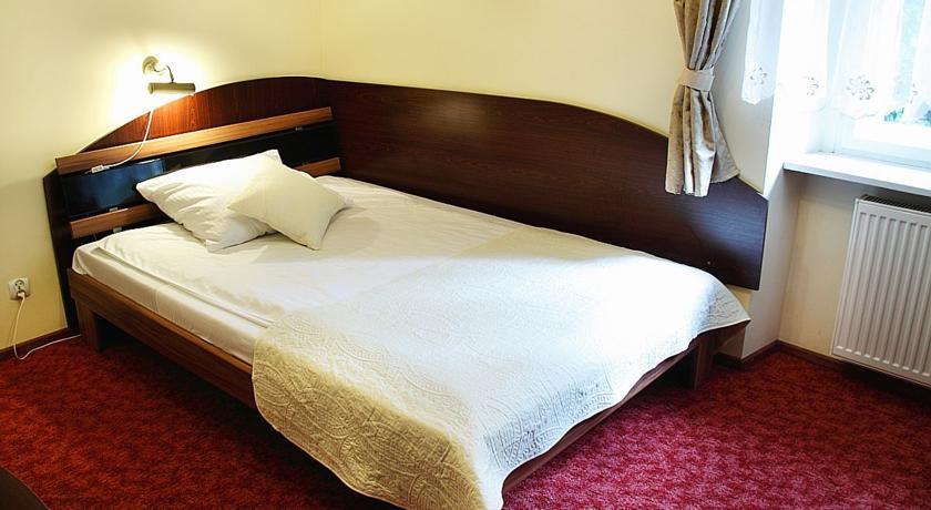 Przy Oslej Bramie Hotel Walbrzych Luaran gambar