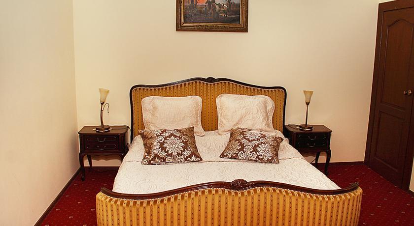 Przy Oslej Bramie Hotel Walbrzych Luaran gambar