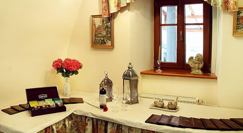 Przy Oslej Bramie Hotel Walbrzych Luaran gambar